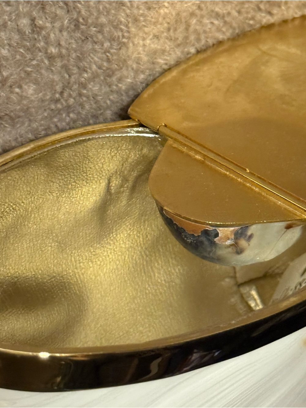 Judith Leiber Minaudiere Vintage Ivory Seashell Handbag w/ Gold Chain - Picture 7 of 7